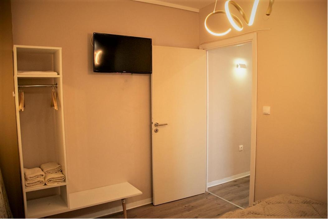 Jukebox Suite 2 Bedrooms - Big Balcony Thessaloniki Exterior photo